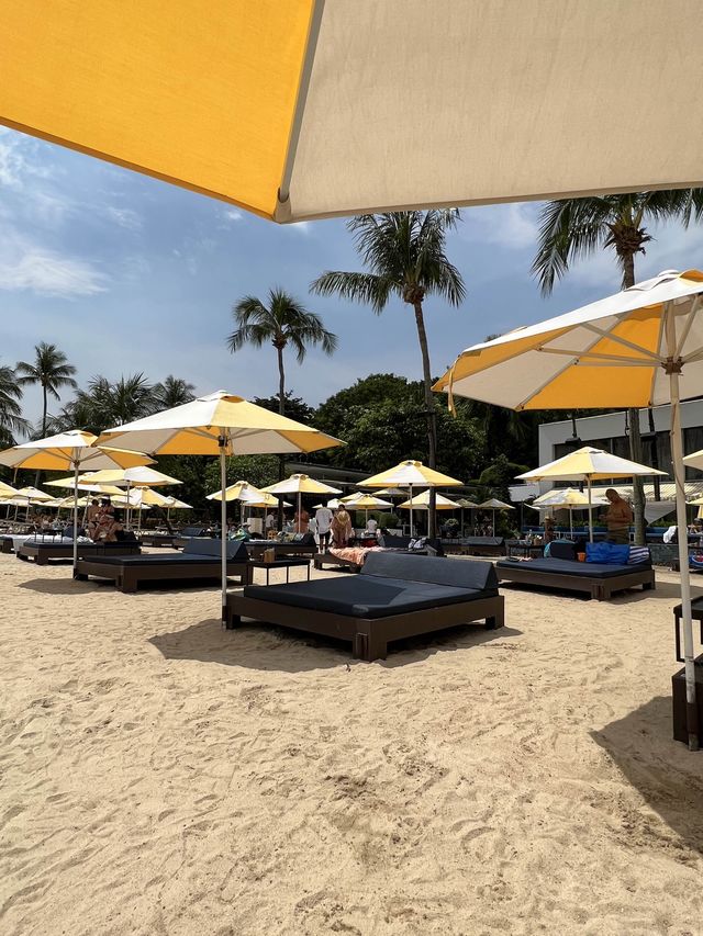Beach lover heaven in Singapore 💙🌊