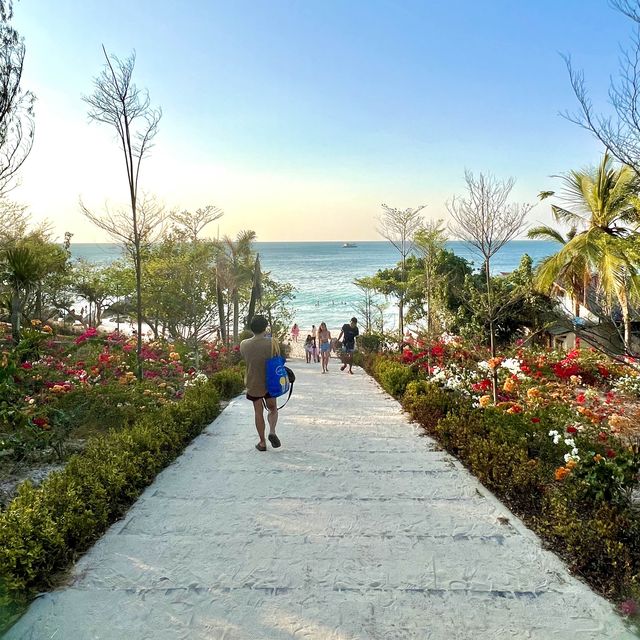 หาดตายาย เกาะล้าน ชายหาดสวย ทรายละเอียด 