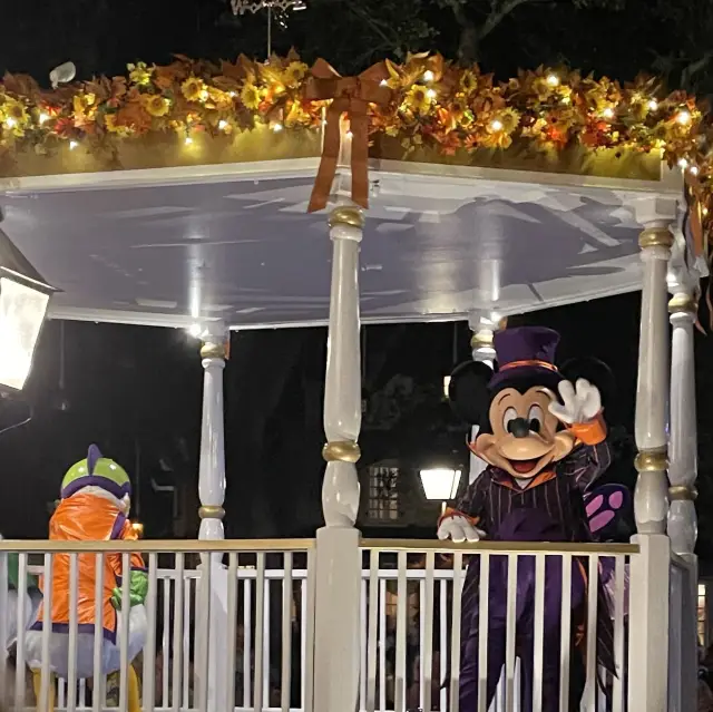 【ディズニーワールド】夜のハロウィンパーティーでトリックオアトリート♪