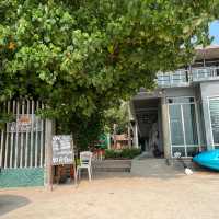 ร้านอาหารและที่พักดีริมทะเล หาดไร่เลย์