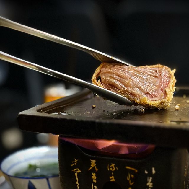 📍香港西環｜頑石燒肉所 · 出色吉列牛烤肉小店🐂🔥 店鋪氣氛別具風味🏮