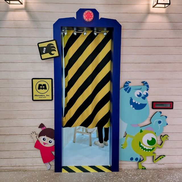 พิกัดลับ! ตู้สติ๊กเกอร์ตีม Disney ใจกลางสยาม