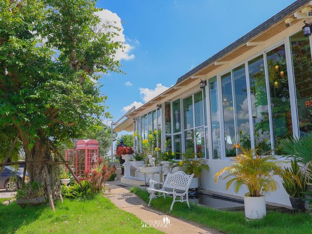 โรงนาคาเฟ่ กำแพงเพชร