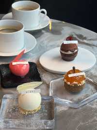 【福岡カフェ】まるで宝石店のショーケースのような素敵なカフェ