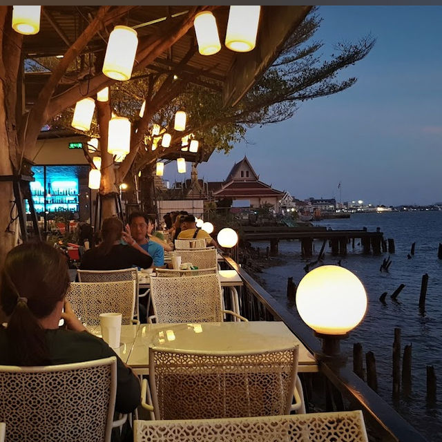 “บ้านเมษา” ร้านอาหารวิวแม่น้ำเจ้าพระยา