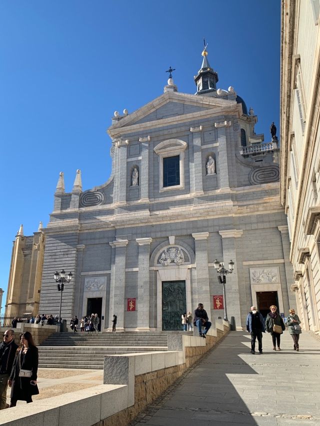 🇪🇸The Magnificent Catedral de la Almudena🇪🇸