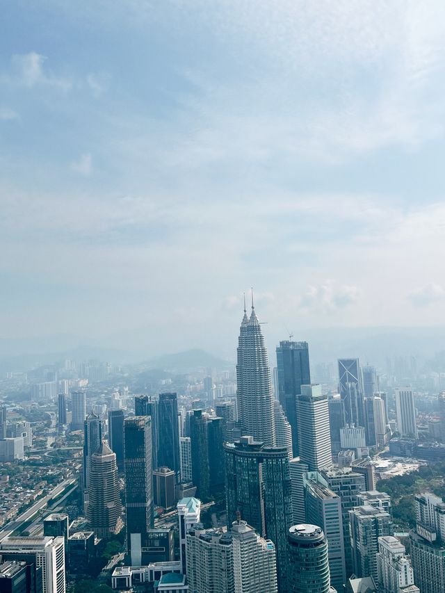 🇲🇾馬來西亞吉隆坡塔👣踩在玻璃盒子裡俯瞰吉隆坡