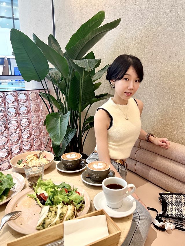 將軍澳一間高質舒服Cafe🖤☕️🍽💫