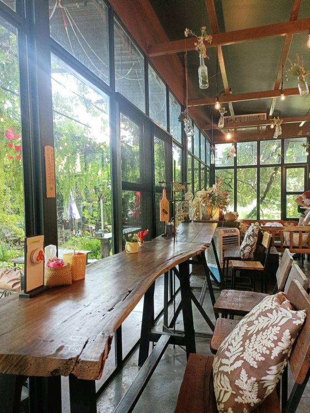 ไปดื่มด่ำบรรยากาศสดชื่น @ในสวนคาเฟ่
