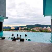 Convenient Stay Near One Utama Mall and MRT Station