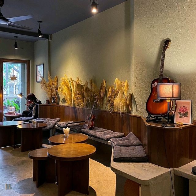 BOOK IN BAR