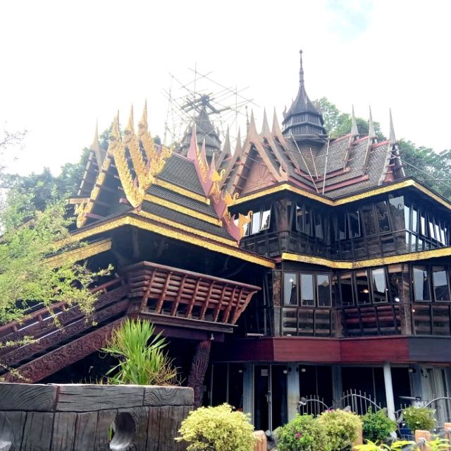 ปราสาทจตุรมุขพุทธภูมิ อุโบสถแก้ว