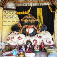สักการะพระโบราณ ณ พุทธสถานฯวัดป่ายางน้อย