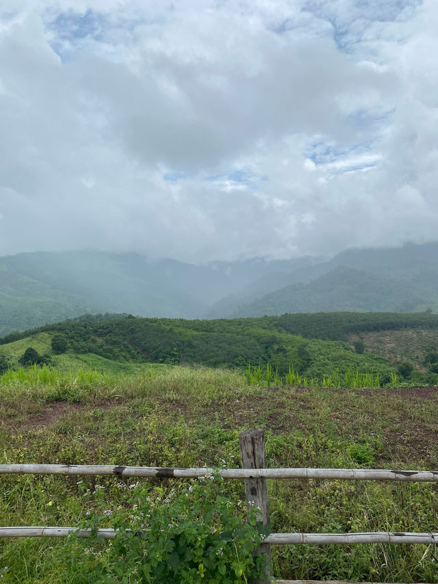 ฤดูฝนที่ถนนลอยฟ้า จ.น่าน 🛵⛰️🌧️🛣️