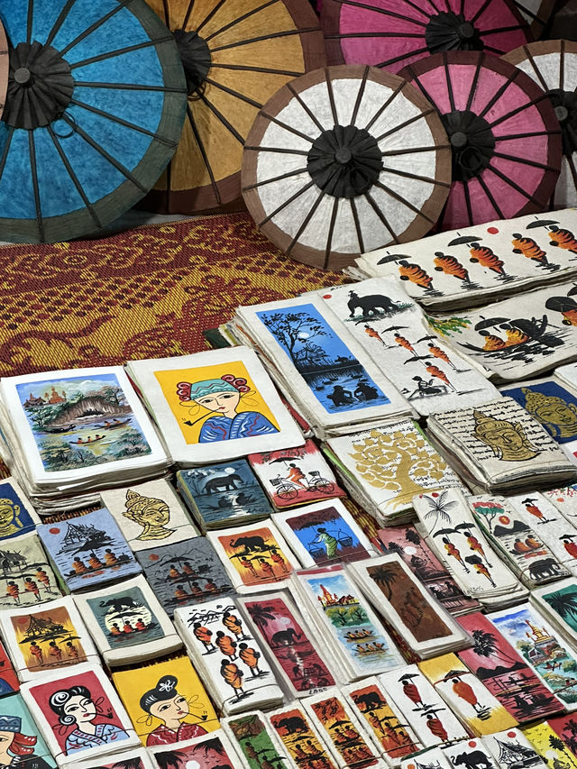 LUANG PRABANG NIGHT MARKET - Laos