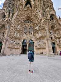 Exploring Basílica de la Sagrada Família: Gaudí’s Iconic Masterpiece