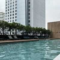 A Luxurious Oasis in Bangkok: Carlton Hotel's Infinity Pool