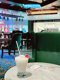 🍸 Cruise Bar