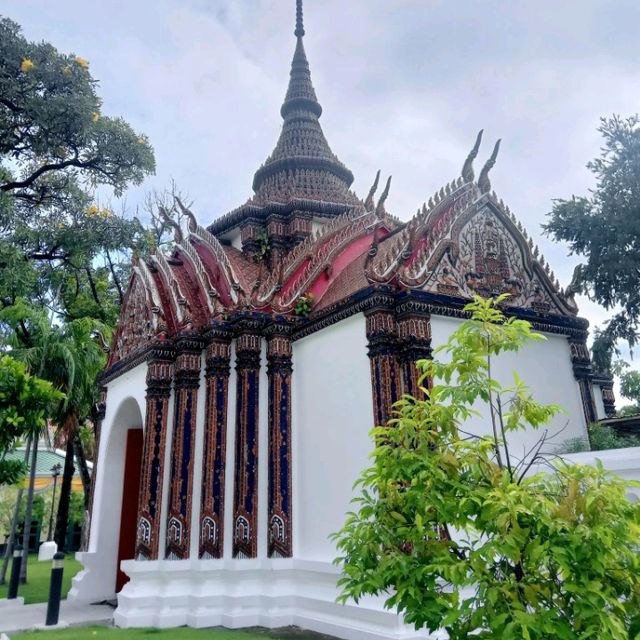 วัดที่มีเพดานและฐานชุกชีสวยที่สุดในประเทศไทย🇹🇭