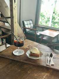 오사카 10년차 최애 북카페📚 <awaiya books>