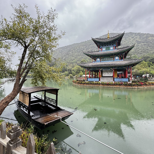 BREATHTAKING VIEW OF BLACK DRAGON POOL
