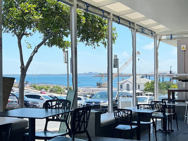 Nouli's Cafe