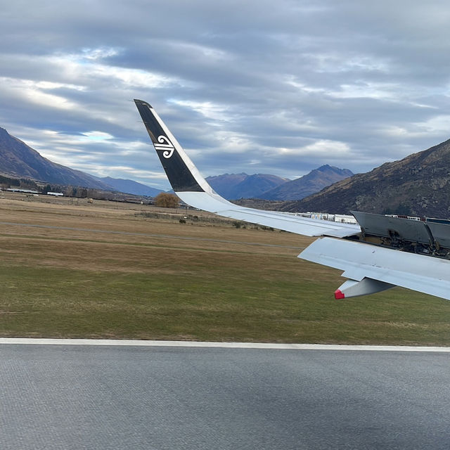 Thrilling Descent: My Unforgettable Landing at Queenstown Airport ...