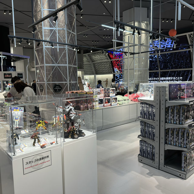 Gundam Heaven: My Gundam Shopping Adventure at LaLaport Fukuoka!