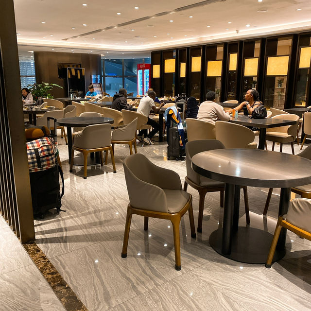 【広州白雲国際空港🇨🇳】広い！寛げる空港ラウンジ✨