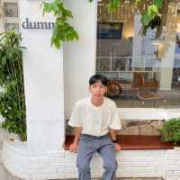 คาเฟ่ โฮจิมินท์ ✨ dumm.cafe