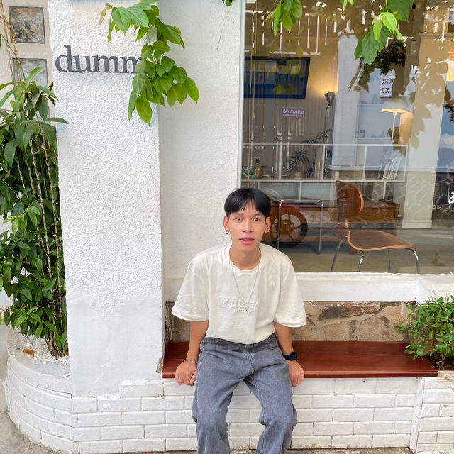 คาเฟ่ โฮจิมินท์ ✨ dumm.cafe