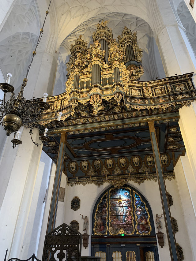 St. Mary’s Basilica: An Artistic Marvel in Gdańsk