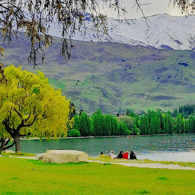 Nature’s Symphony: From Lake Wanaka to Lake Hawea Nature’s Symphony: From Lake Wanaka to Lake Hawea