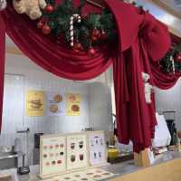 A Bear-y Merry Christmas at Yellow Bear Café