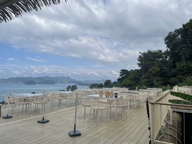 Khaothong Hill Cafe & Restaurant 