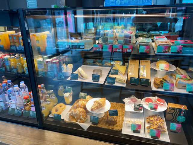 STARBUCKS สาขา The Circle ราชพฤกษ์ 