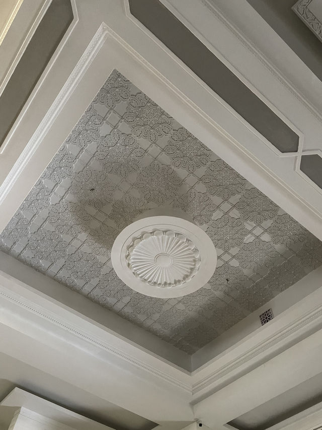 Modern design representing the Islamic architectural element