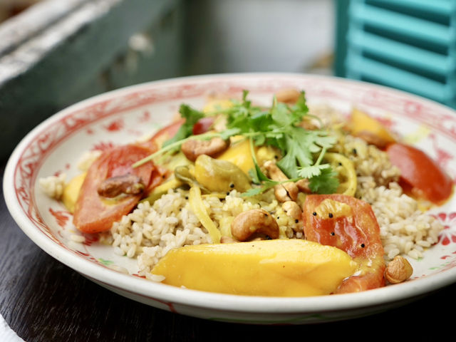 Chill Vibes & Tasty Curry at The Hanoi Social Club