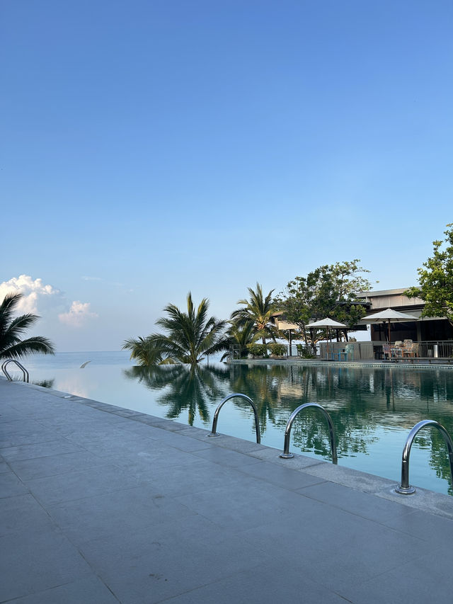 โรงแรมสุดหรู ติดริมหาดเจ้าหลาว 