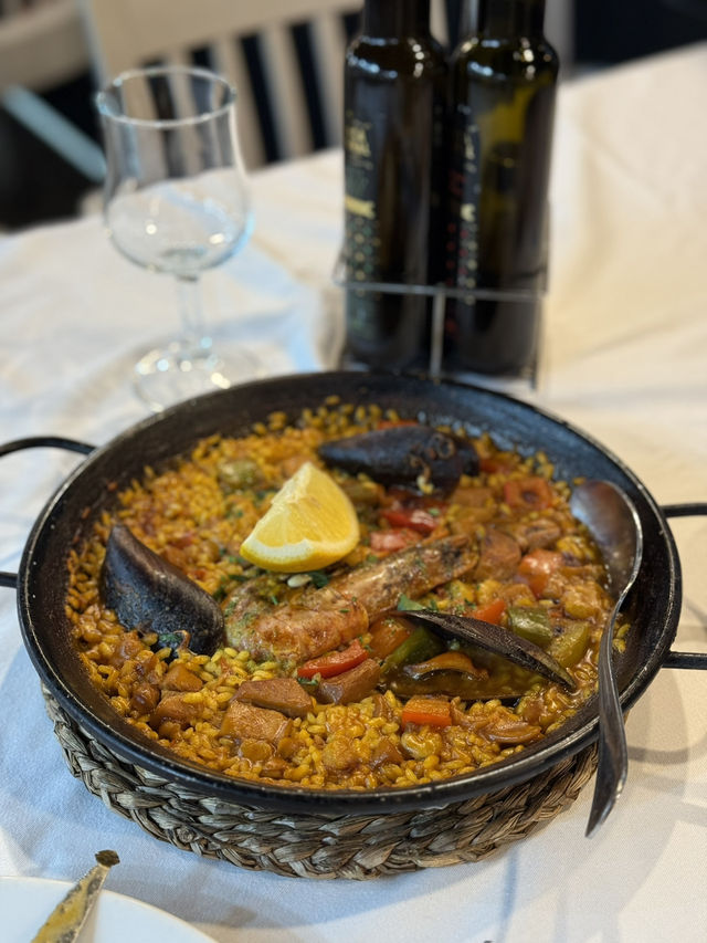 Three-course meal in Barcelona under 16€!