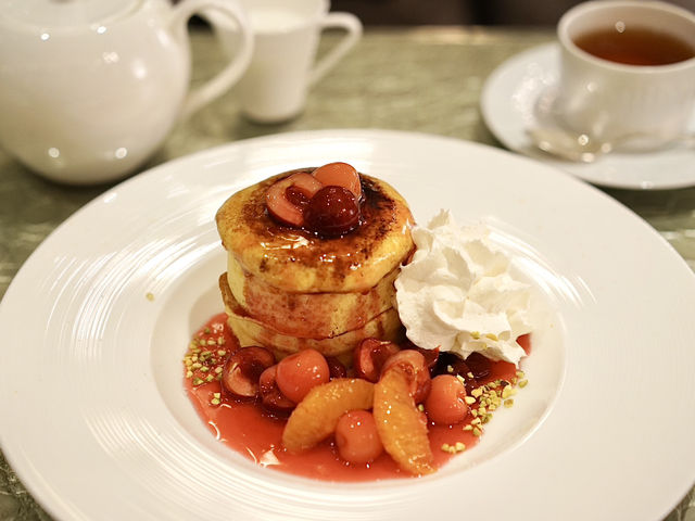 Elegant Afternoon Sweets at N.Y. Lounge🫖