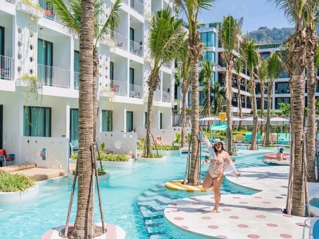 ที่พักเปิดใหม่ ใกล้หาดกะตะ สีสันสดใส สุดชิค