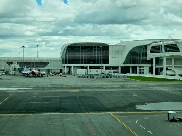 ท่าอากาศยานกัวลาลัมเปอร์  terminal 2 /  KLIA2 
