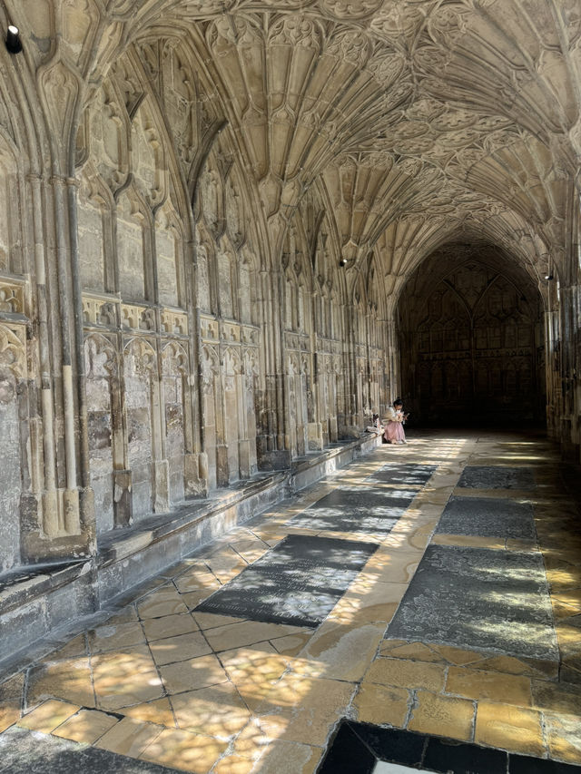 Spring at Gloucester Cathedral: Hogwarts Vibes & Floral Views