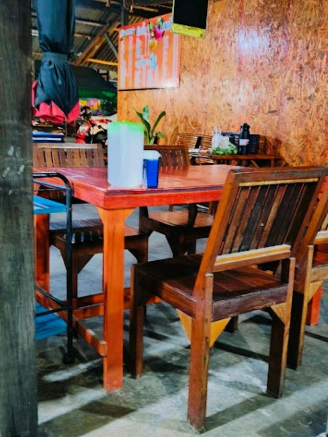 🫰 ร้านลาบ นายน้อย ศรีราชา