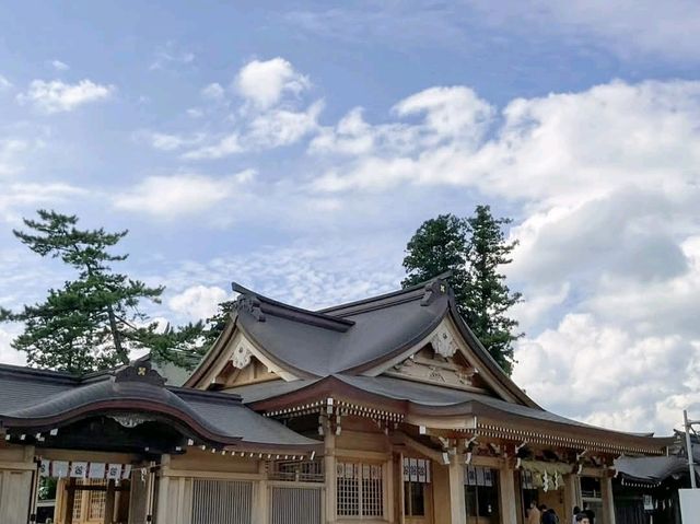 火山下的阿蘇神社，擁有2500多年歷史的古老神社