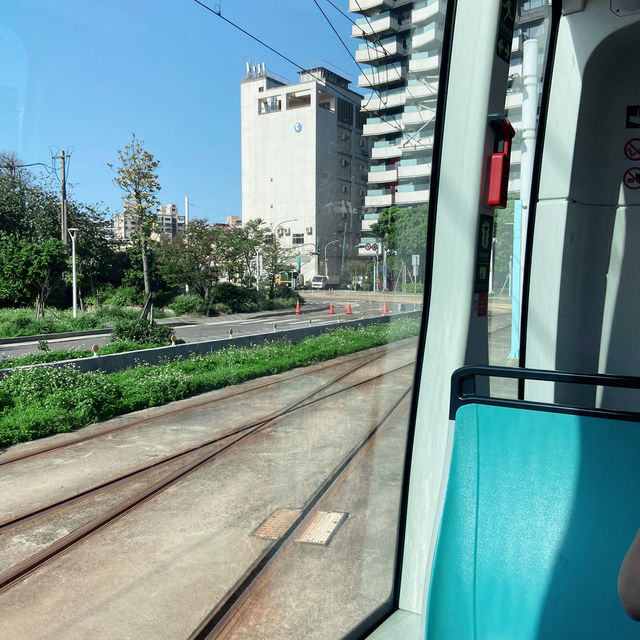 淡水輕軌與漁人碼頭的悠閒之旅