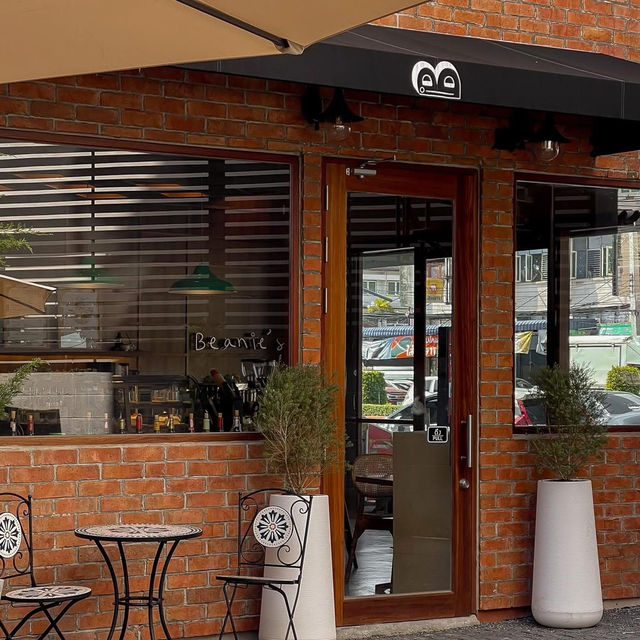 Beanie's Cafe Rayong (บีนนี่ส์ คาเฟ่) 