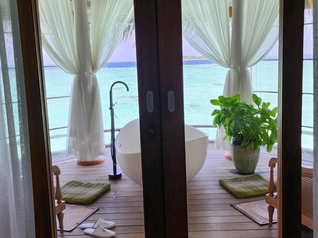 [🇲🇻モルディブ] エメラルドの海を眺めながら – 至福のスパ＆ヨガ体験
