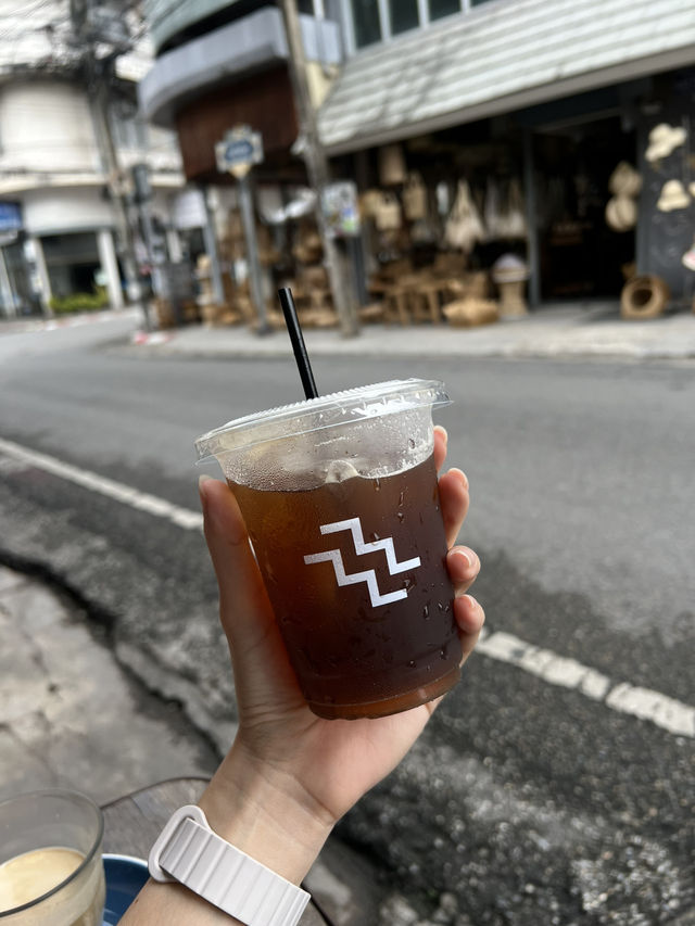 ร้านกาแฟดี ถนนช้างม่อยเก่า เชียงใหม่✨☕️